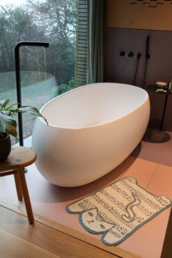 Donna Wilson Blue Cat Bath Mat -Donna Wilson Store CatBathMat S2 SS25 Lottie LoRes