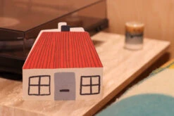 Donna Wilson House Cut-Out Card -Donna Wilson Store HouseCutoutCard S1 SS25 Lottie LoRes