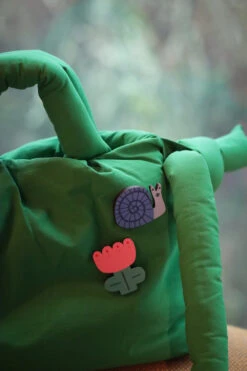 Donna Wilson Flower Pin Badge -Donna Wilson Store PinBadges S4 SS25 Lottie LoRes