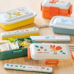 Donna Wilson Fruit Bear Lunch Box -Donna Wilson Store Stationery bento Donna Wilson3 e661943f 747d 48b8 bf35 1bc36716dd38