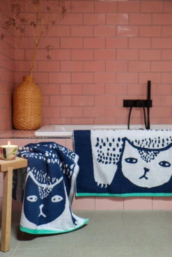 Donna Wilson Cat Bath Towel -Donna Wilson Store Towels Cat Towel Set Donna Wilson copy 2